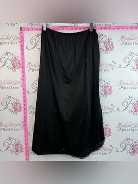 Skirt shiny lace Lightweight Low Rise Black Half Slip Skirt Lace Trim On Bottom